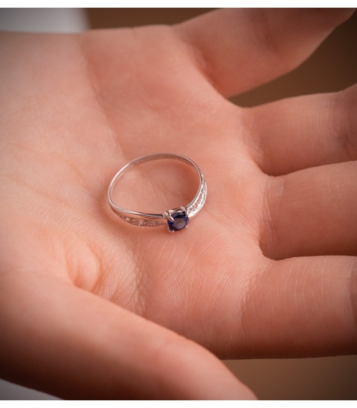 Anillo de compromiso y pedida Solitario Vennetia Zafiro Oro blanco 18K