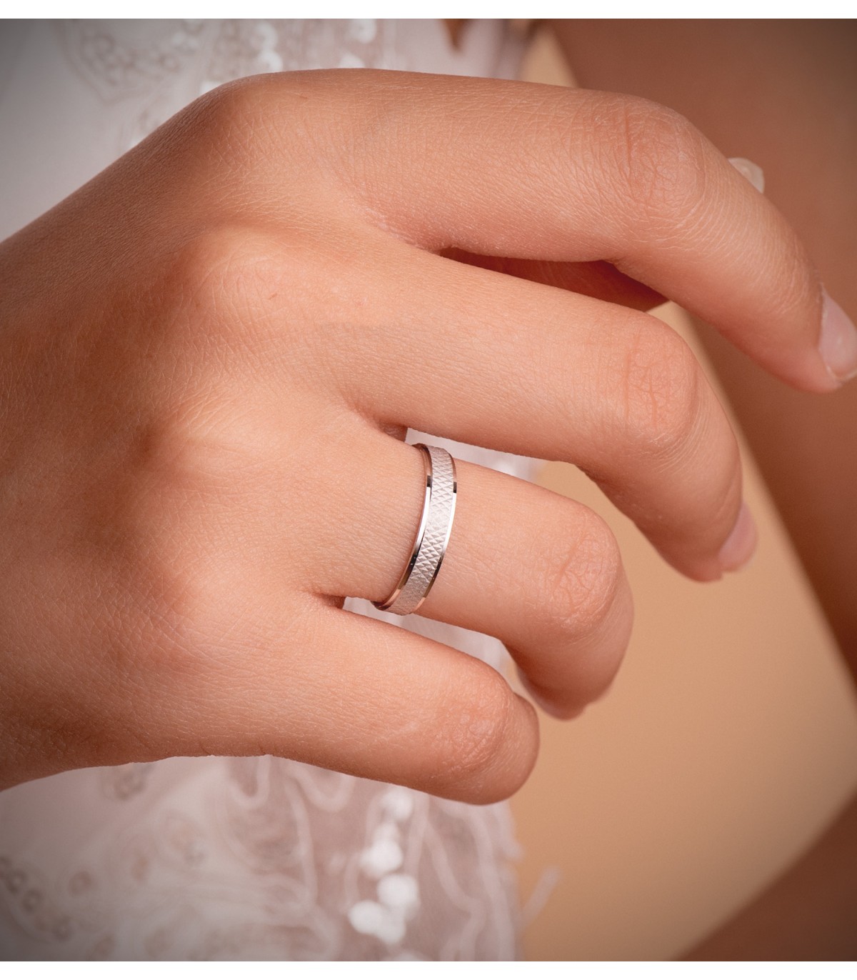 Alliance pour femme. Bague Perugia 18 carats or blanc. Alda Joyeros.