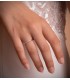 Anello di fidanzamento in oro bianco. Anello da donna con diamanti modello Aisha.