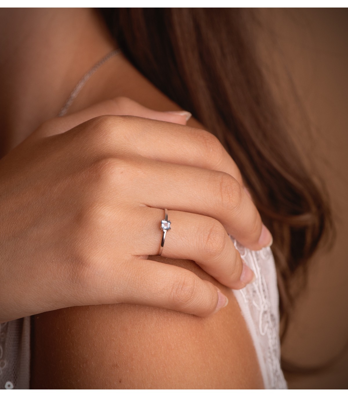 Anello Topazio oro bianco 18kt Turner | Anelli da donna con pietre semi preziose