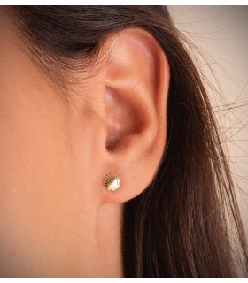 Pendientes oro 18K Concha 6mm. Símbolo camino de Santiago de Compostela.