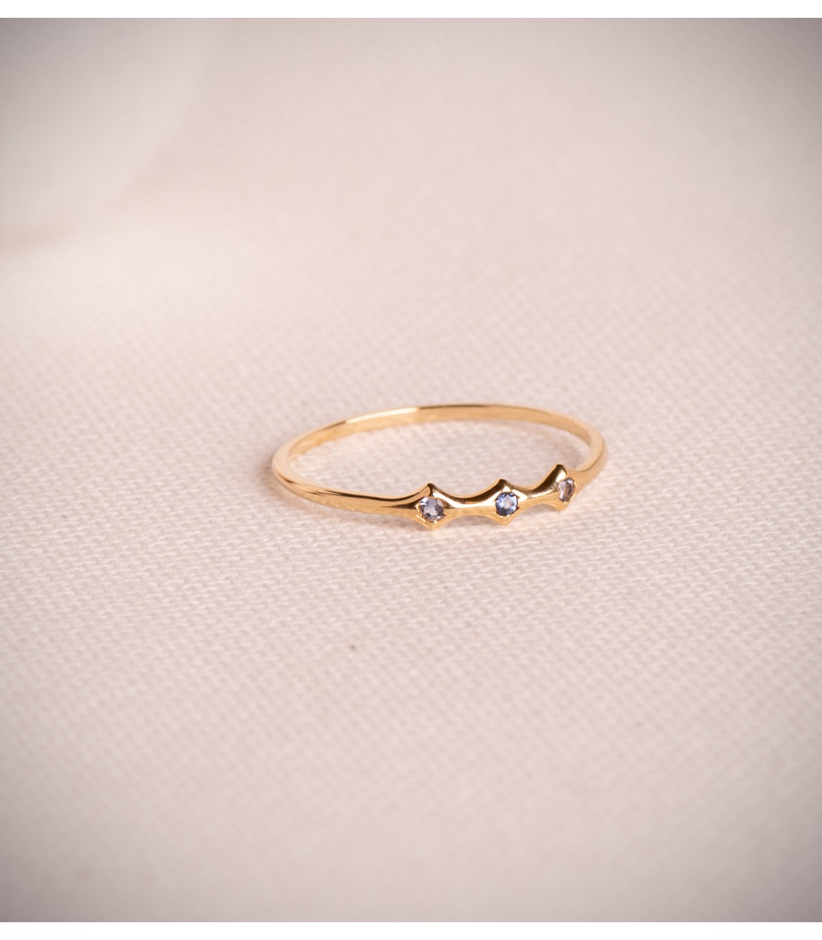 Anillo con piedras Pamela Oro 18K