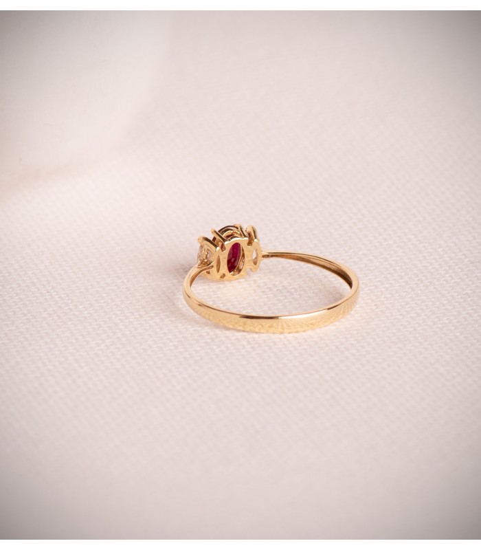 Bague rubis et diamants en or jaune 750, cadeau idéal pour femme : Noël, fiançailles.