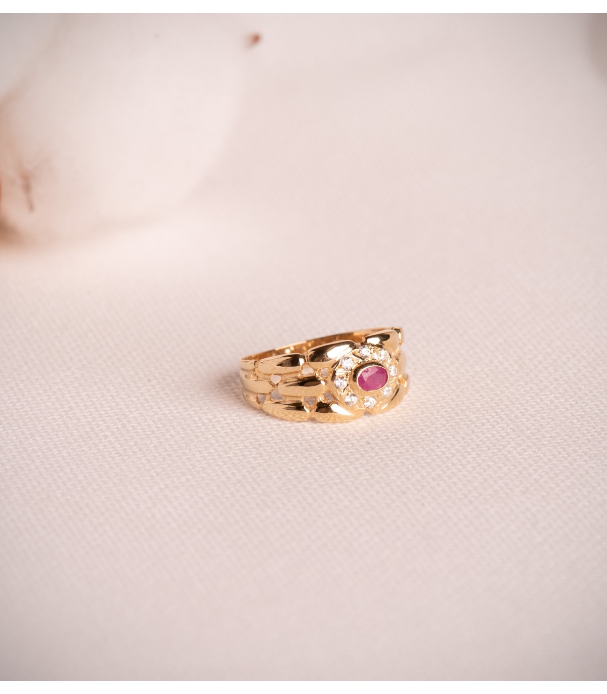 anillo de oro amarillo panter con rubi