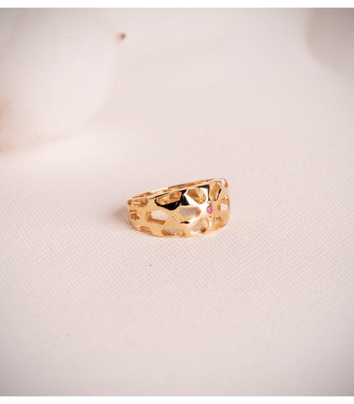 Bague en or Yolanda bande 750 - Bague jonc et ajourée pour femme