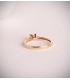 Anillo de compromiso con diamante en oro amarillo 18 kilates.