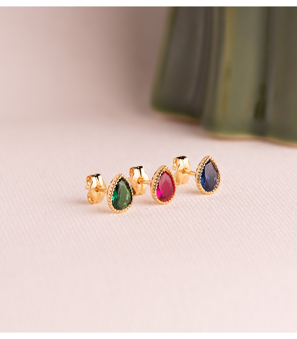 Ohrstecker Secret mit Zirkonia Tropfen rot 18K Gold