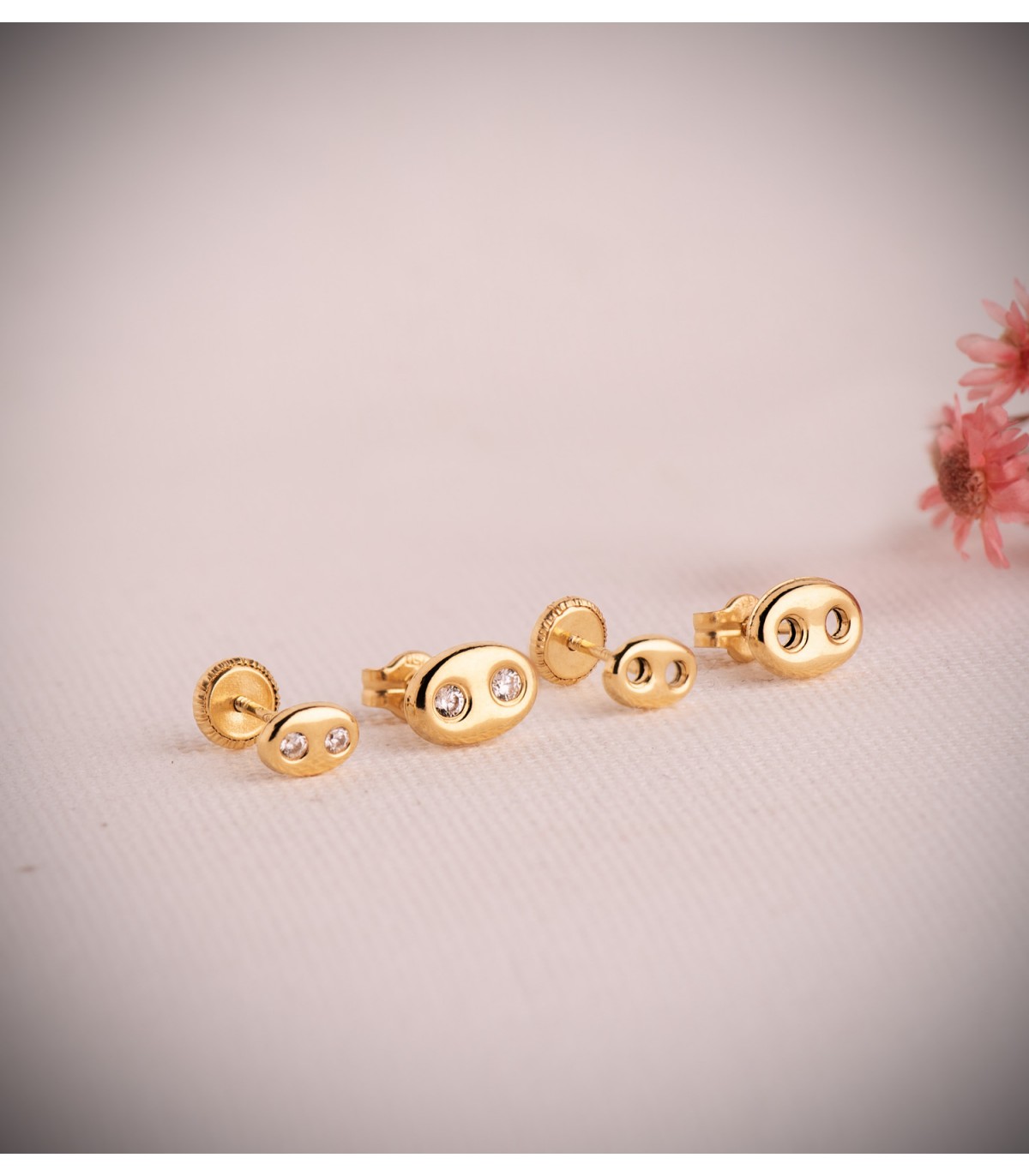 Boucles d'oreilles Grain de café Or 750  8 mm, style classique. Bijoux femme, boucle d'oreille en or.