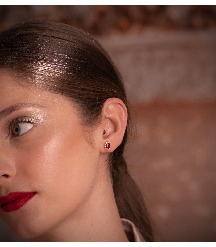Orecchini con Rubino a Rosetta in Oro giallo e Diamanti - Modello Jasmin Pietre preziose - Selezione di orecchini di diamante