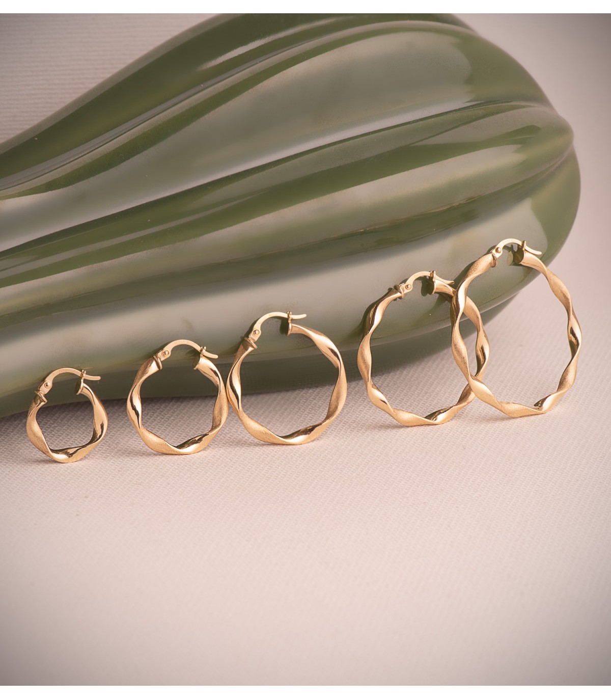 Aros retorcidos Oro Amarillo 18 Kilates 34mm | Pendientes aro gallonado grande para mujer.