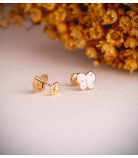 Pendientes niña mariposa esmaltada blanca. Pendientes con cierre rosca oro 18 kilates.