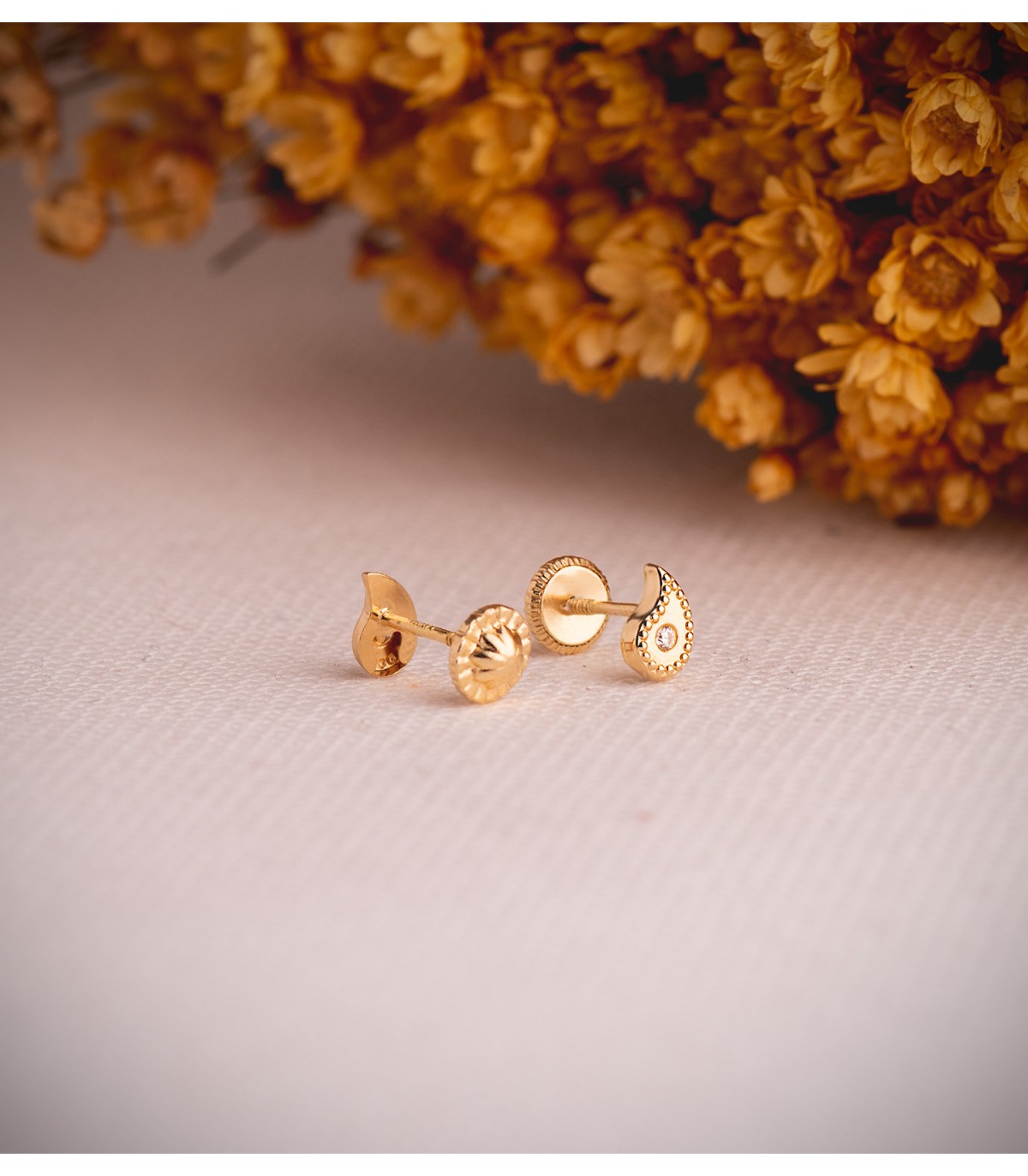 Pendientes pequeños Gota de agua Oro 18 kilates circonitas - Pendientes de mujer de moda.