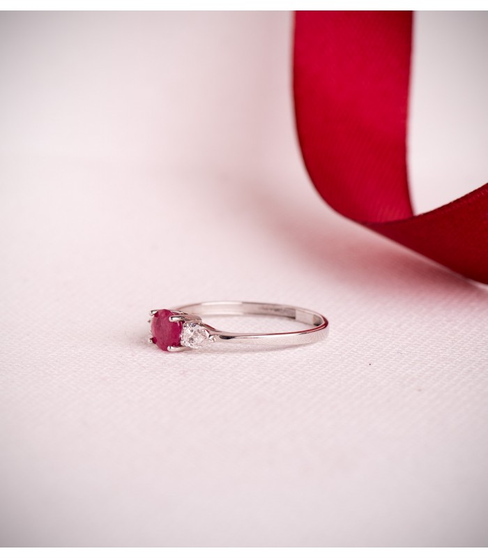 Bague rubis et diamants Aura - Or blanc 750, cadeau idéal pour femme : Noël, fiançailles.