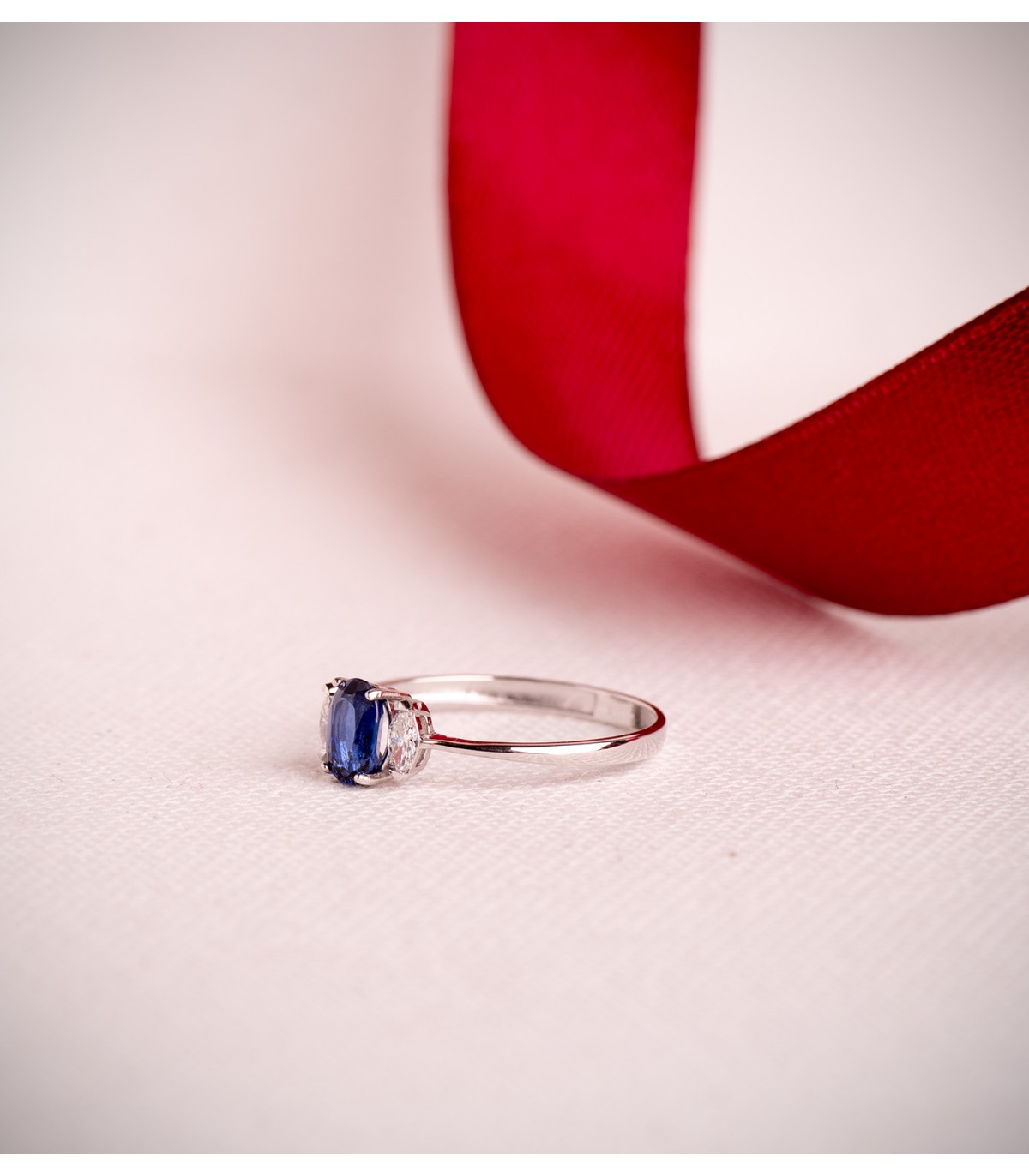 Anillo de zafiro y diamantes - Oro blanco 18 kilates, ideal regalo para mujer: Navidad, Compromiso Boda.