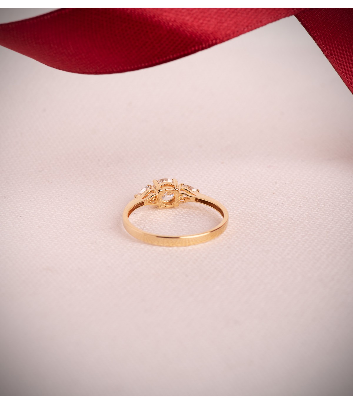 Anello con diamanti - Modello Aura in oro giallo 18 kt, ideale regalo donna: Natale, Proposta Matrimonio.