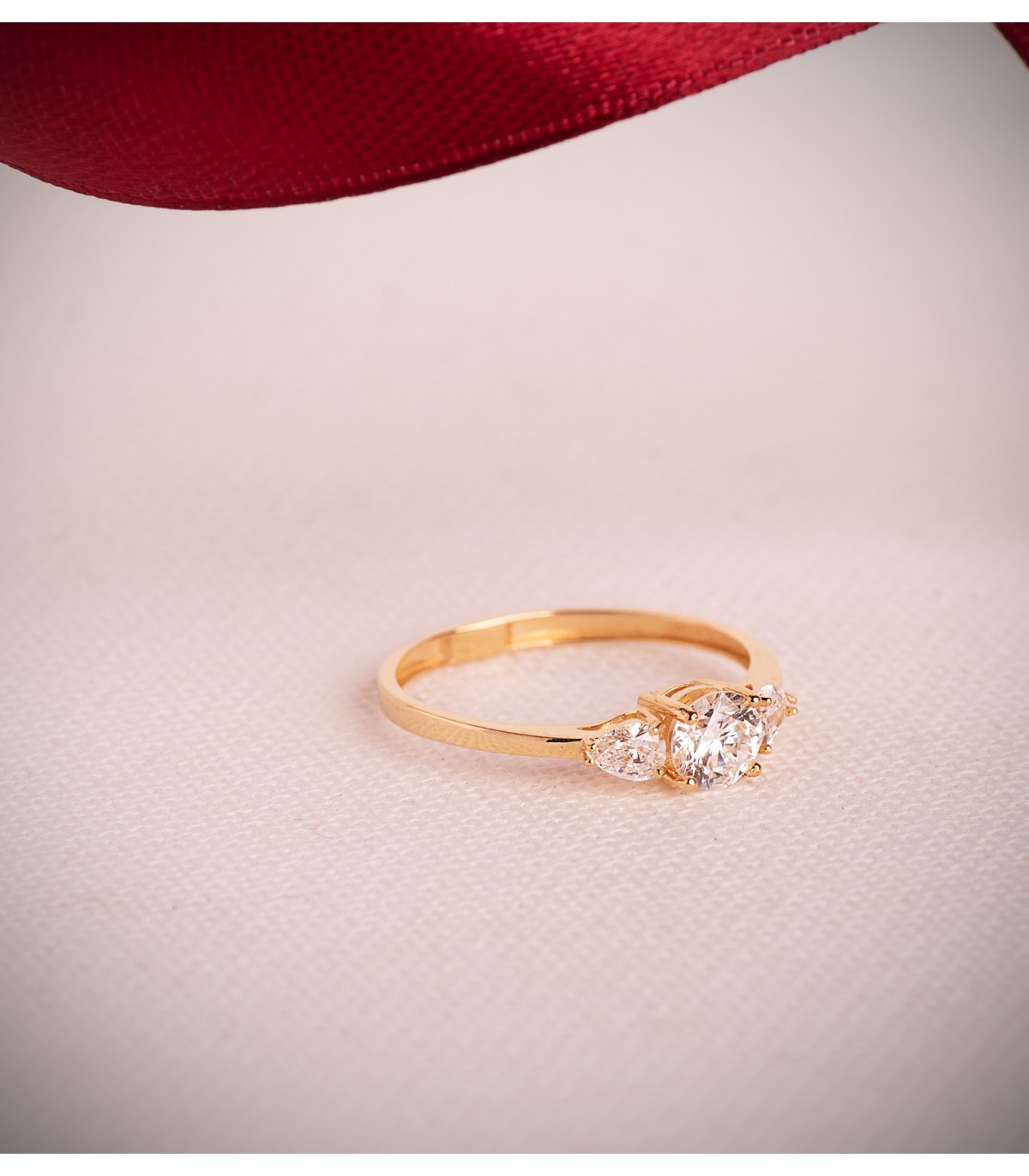 Anillo con diamantes en Oro amarillo 18 kilates, regalo para mujer: Navidad, Compromiso Boda | Mod. Aura