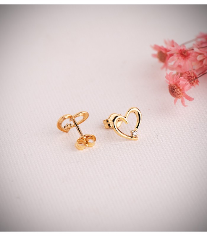 Pendientes de oro para mujer con forma corazón, modelo Penny 9 mm, circonitas y oro 18 kilates.