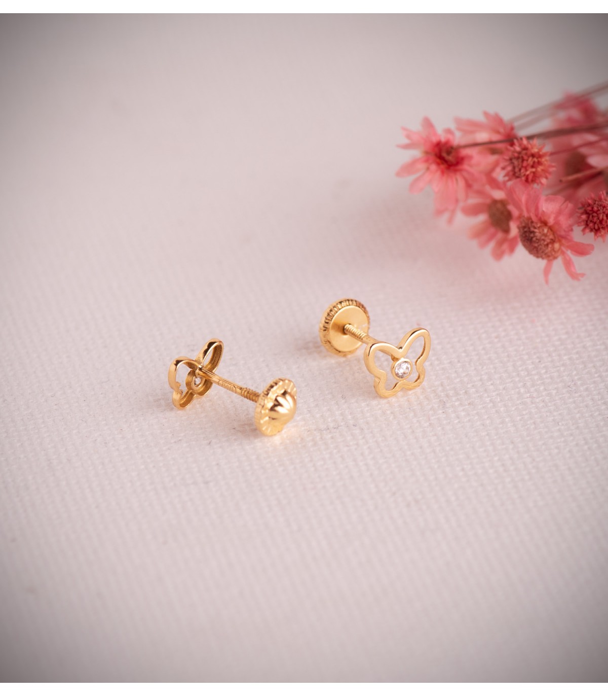 Boucles d'oreilles pour fille en forme de papillon ajouré et zircons, modèle Malen 6,5 mm.