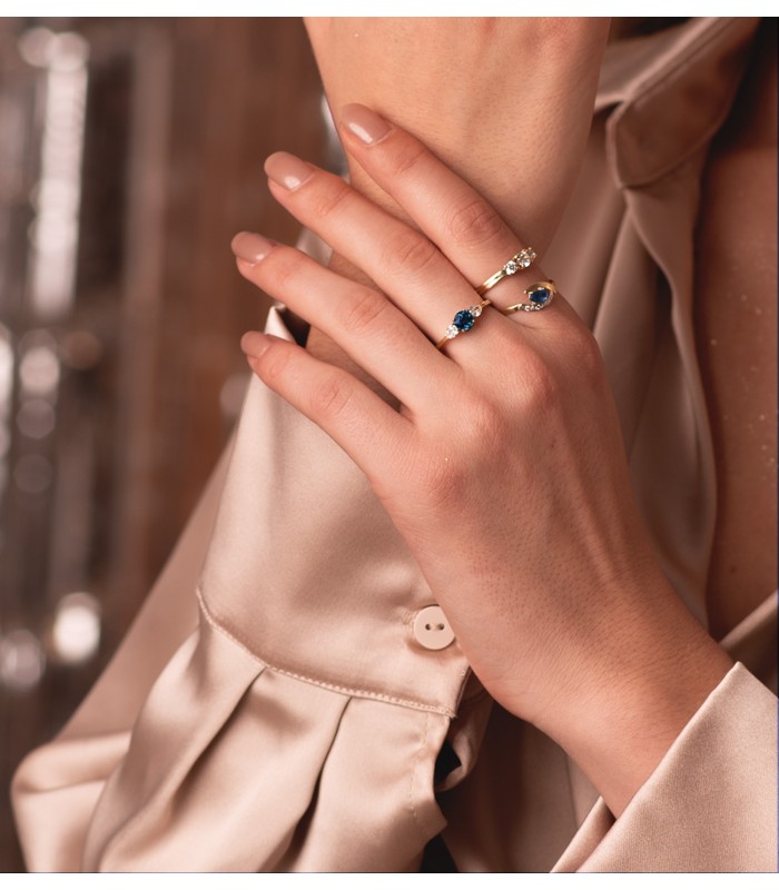 Bague saphir, pierre précieuse en or 18k. Cadeaux et bijoux pour femmes