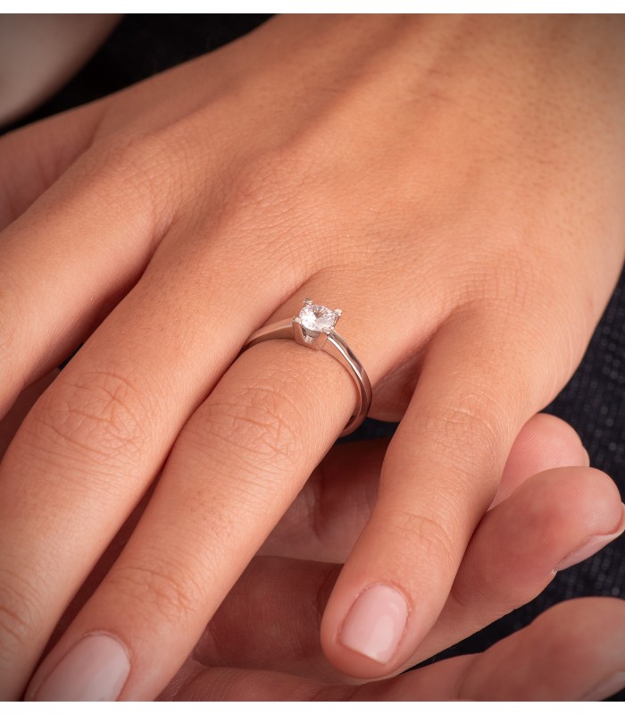 Anello di fidanzamento Georgina | Anello da donna in oro bianco 18 Kt, ideale proposta di matrimonio