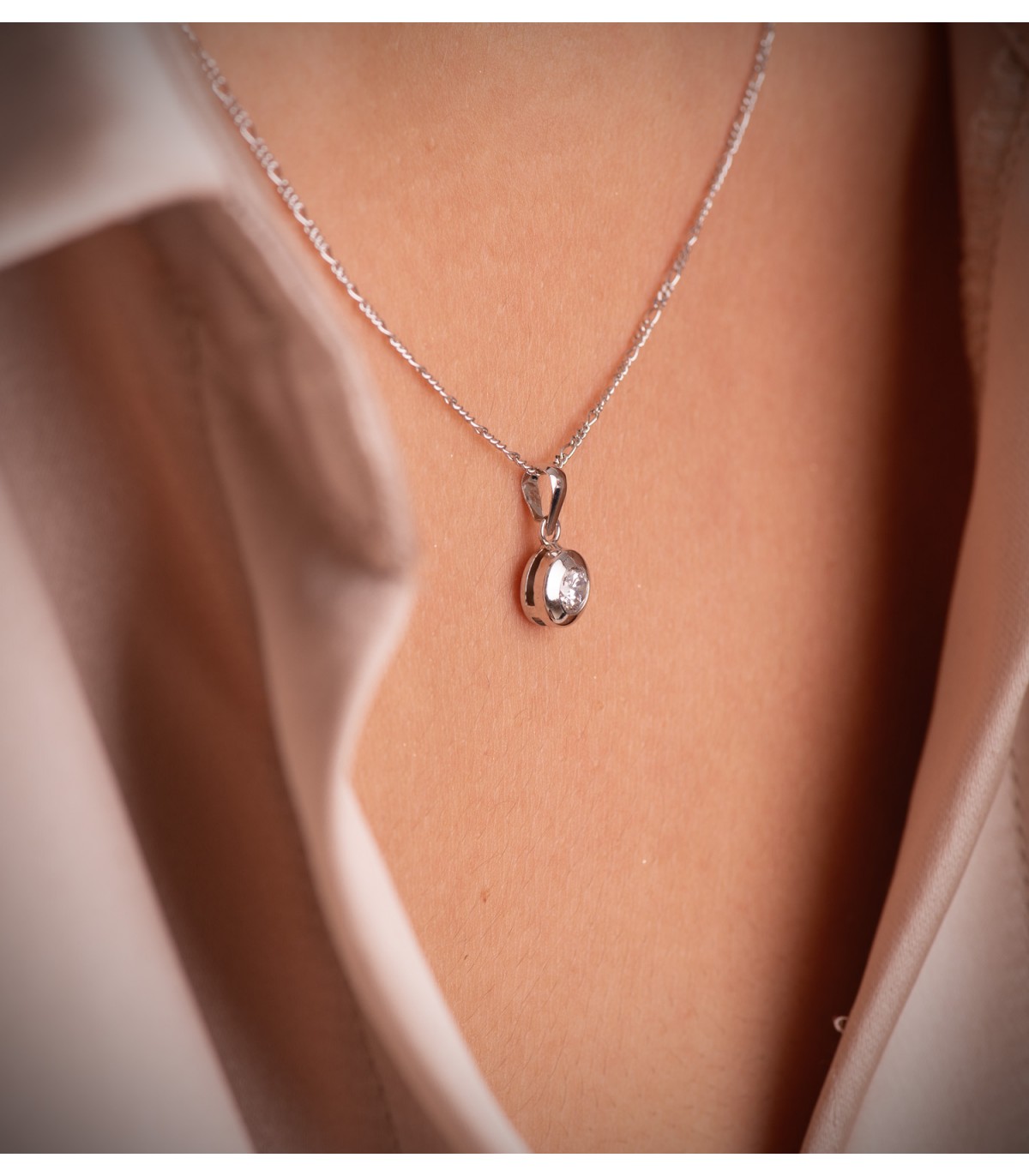 Punto luce in oro bianco 750 6,5 mm, collana con ciondolo solitario rotondo con zirconi