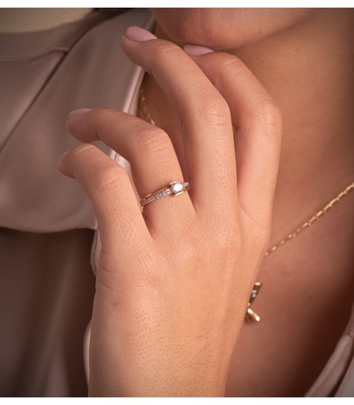 anillo de pedida en oro amarillo reminni con circonitas