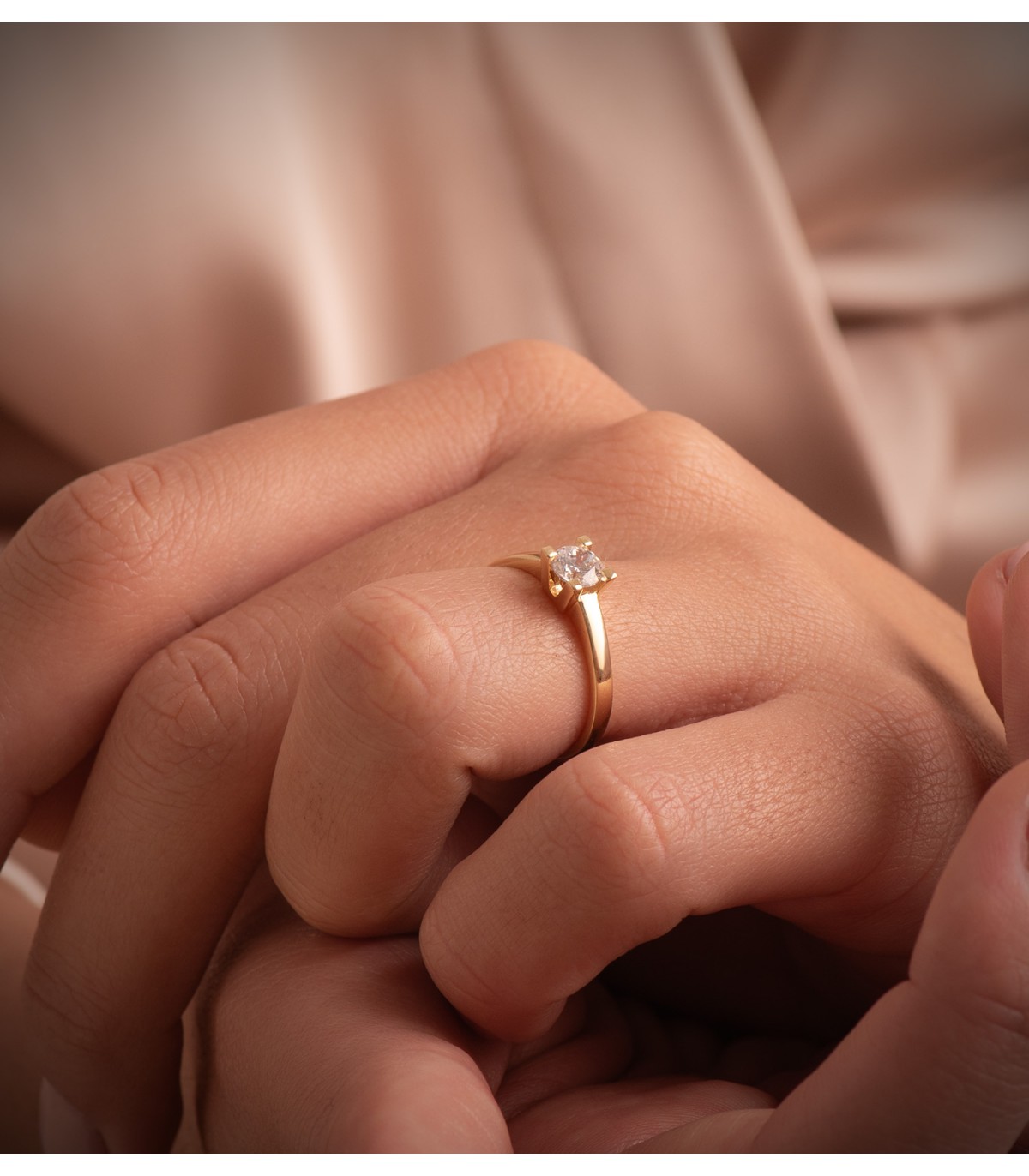 Solitario Anillo de pedida oro amarillo 18 kilates Sortija de mujer elegante casual moda