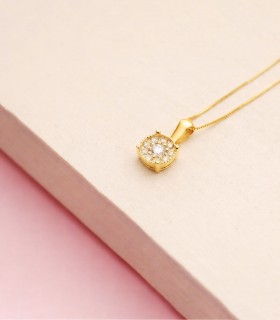 Collier en or jaune avec diamants, cadeau idéal pour femme.