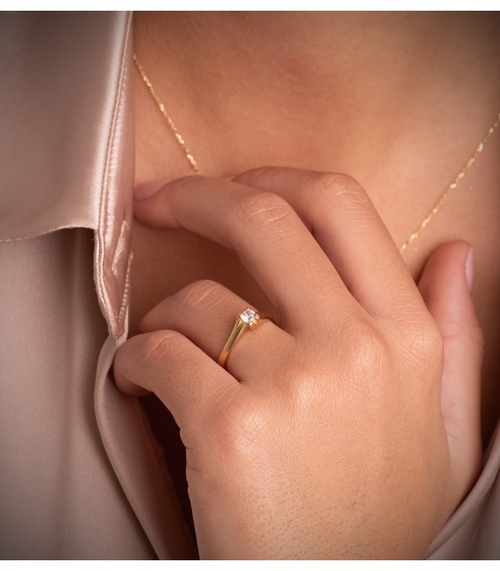 Verlobungsring 18K Gold mit Zirkonia • Juwelier ALDA, Modell SALONIA 4 Krappen