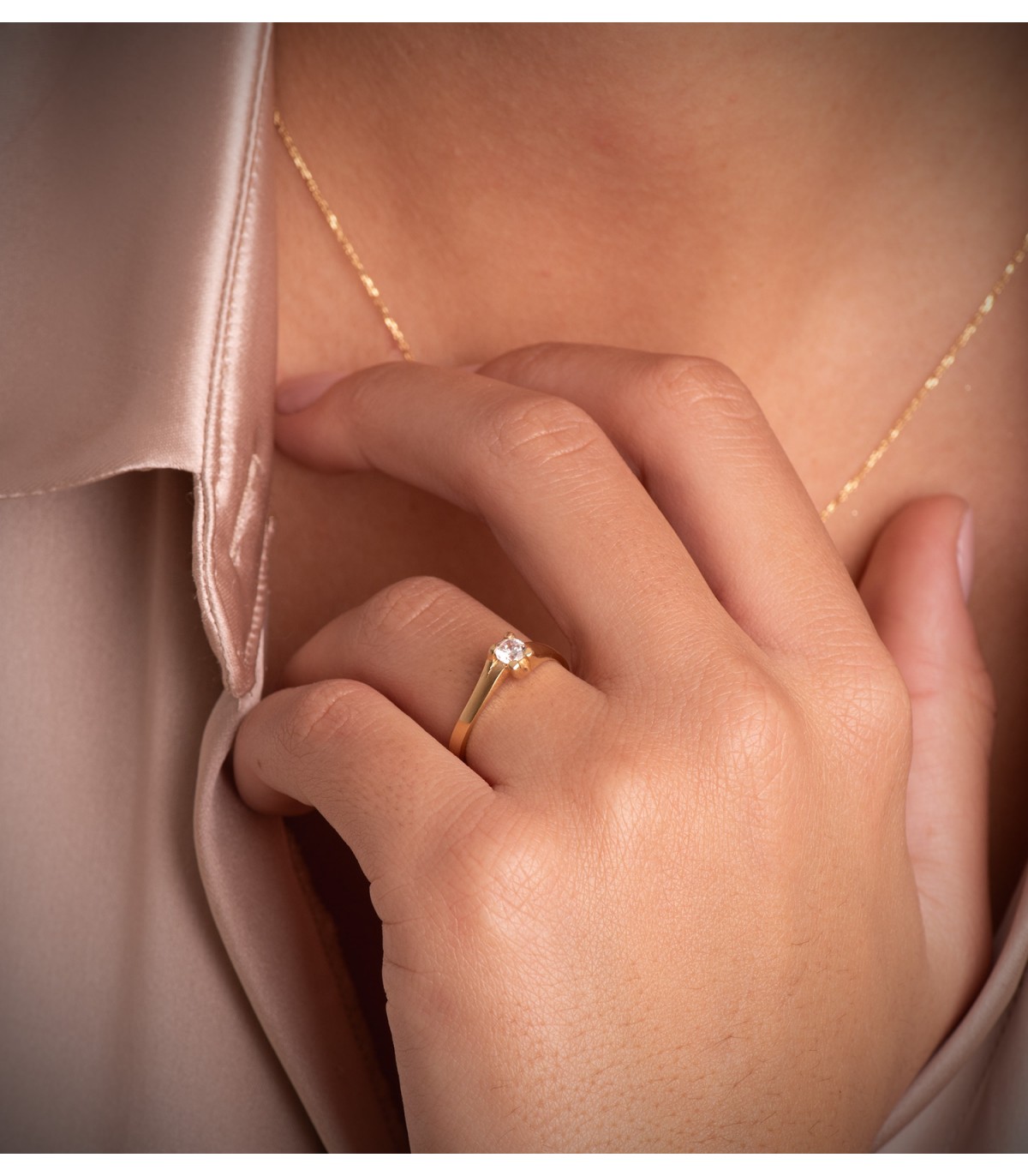 Verlobungsring 18K Gold mit Zirkonia • Juwelier ALDA, Modell SALONIA 4 Krappen