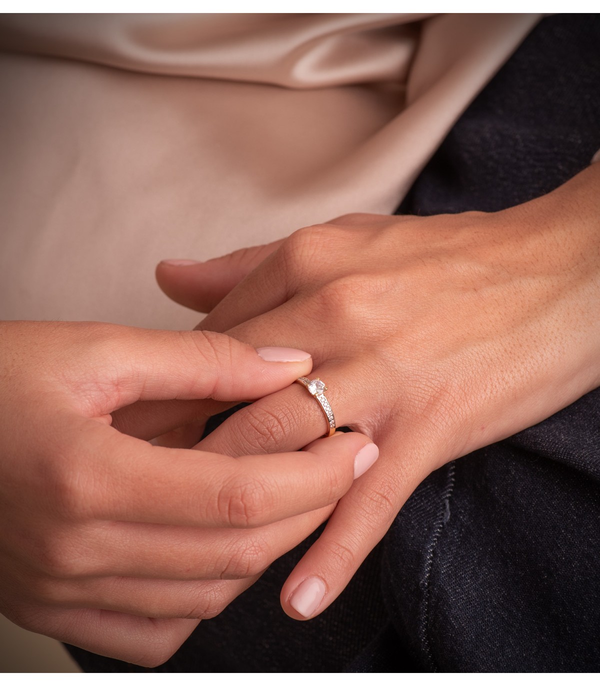 Verlobungsring FLORIENZE 
Gold 750 & Zirkonia | Solitär-Ringe für einen Heiratsantrag