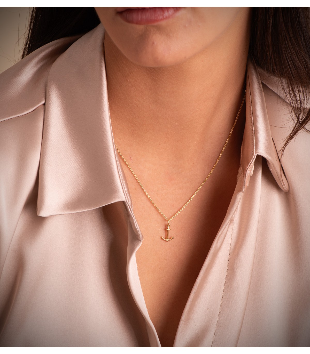 Ciondolo ancora oro giallo 18kt 14mm, collane per donna e uomo. Gioielli online Alda.