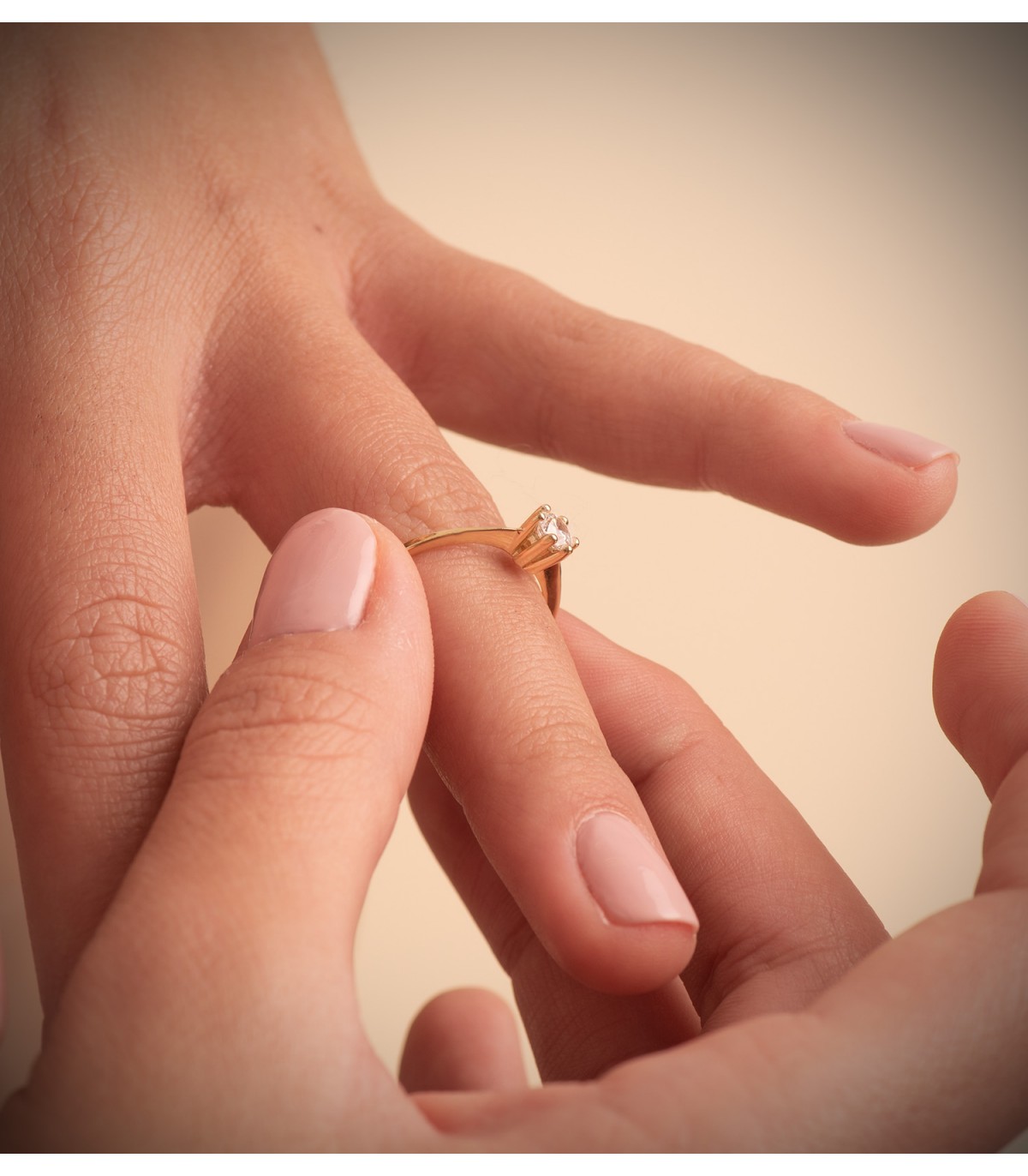 Solitario Salvatore  ORO 18 Ktes, anillo  pedida, anillos de compromiso.