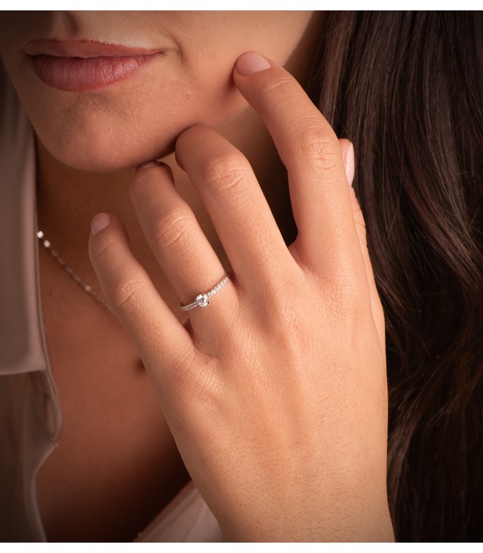 Solitario blanco Brydale 18 Ktes, anillo pedida de mano | Joyas Mujer Alda
