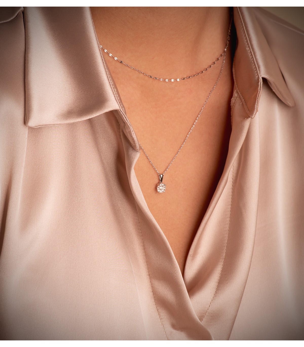 Colgante con Diamantes cuajo 0.180 Qtes. oro blanco 18K | collar  diamantes