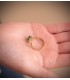 Anello con gemma smeraldo e diamanti. Anello donna in oro giallo 18 carati.