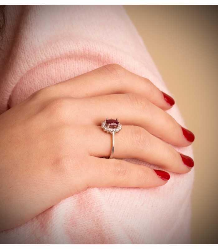 Anillo oro blanco 18 kilates con diamantes. Anillo Sybil de mujer con piedra preciosa. Alta Joyería.