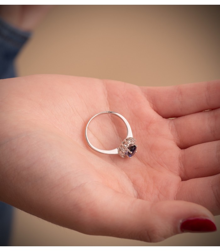 Bague de fiançailles en or blanc pour femme avec saphir. Diamants 0.290 carats. Bijoux en ligne.