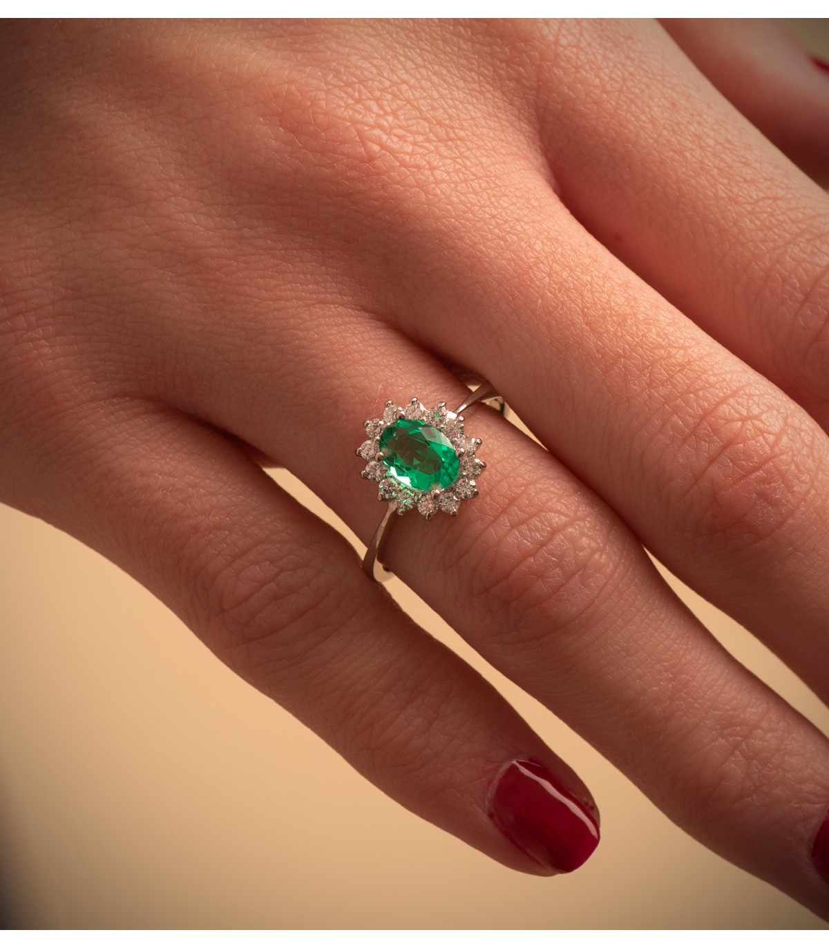 Anello Sybil Oro bianco 18kt Smeraldo e diamanti