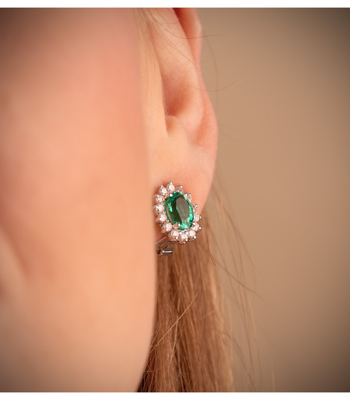 Ohrringe Smaragd Rubin und Diamant 750 Weißgold