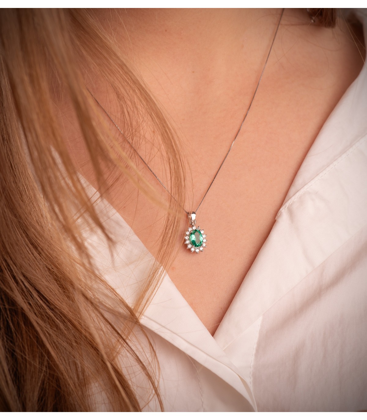 Colgantes de mujer con piedras preciosas. Colgantes con esmeralda y diamantes. Piedra esmeralda colombiana.
