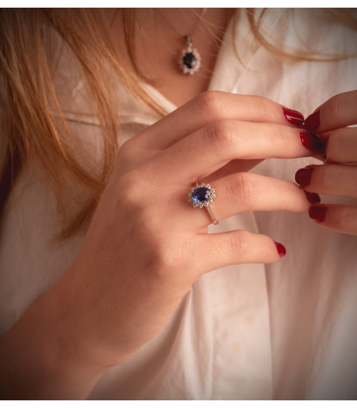 Saphir Ring mit Diamanten Eowyn 750 Weißgold
