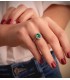 Anillo de compromiso Eowyn. Anillo de pedida de mano con esmeralda y diamantes. Compra online.