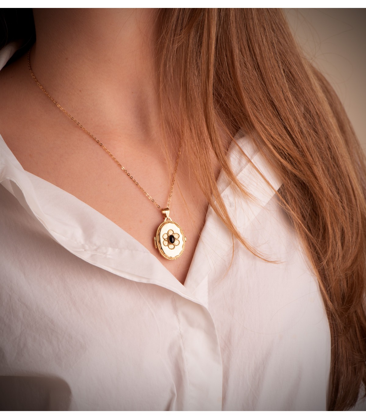 Fotoanhänger – Reliquien Medaillon – Modell Dolores 26 mm, 18 Karat Gelbgold und Stein blau.