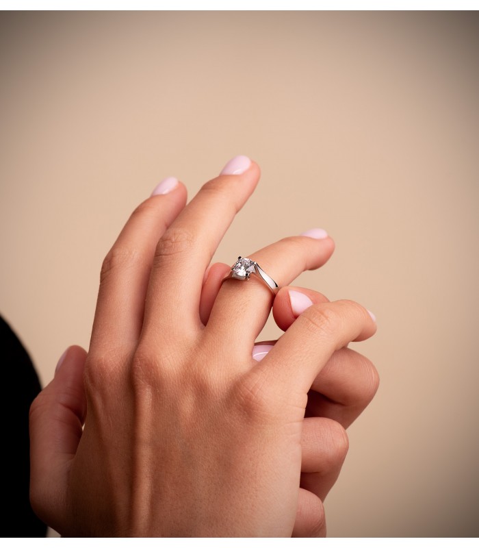 Anello Solitario Claire oro bianco 18 Kt