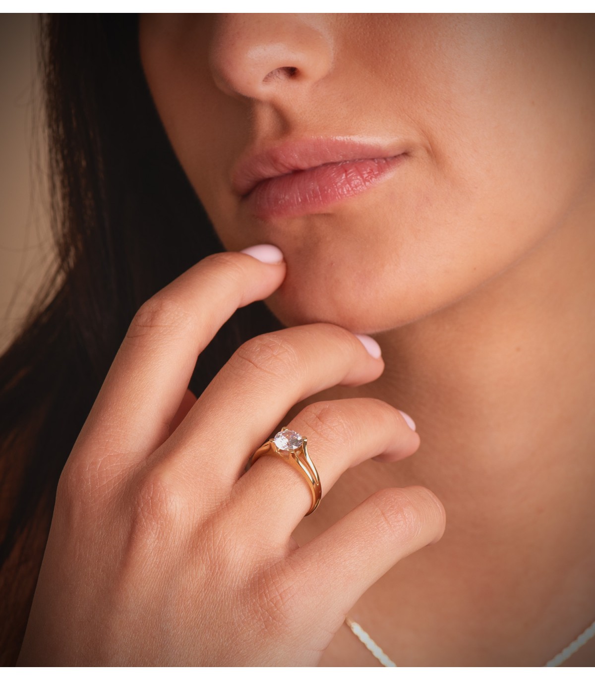 Anillo de pedida de mano. Anillos de compromiso mujer oro 18 kilates.