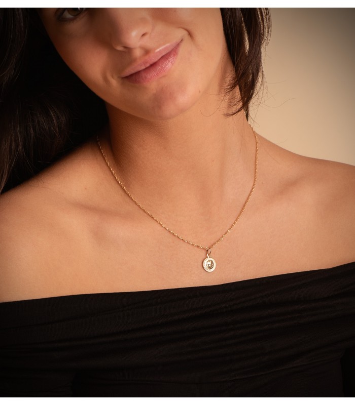 Colgante de oro 18 K Medusa 12 mm con Greca. Colgantes mujer y joyas online.