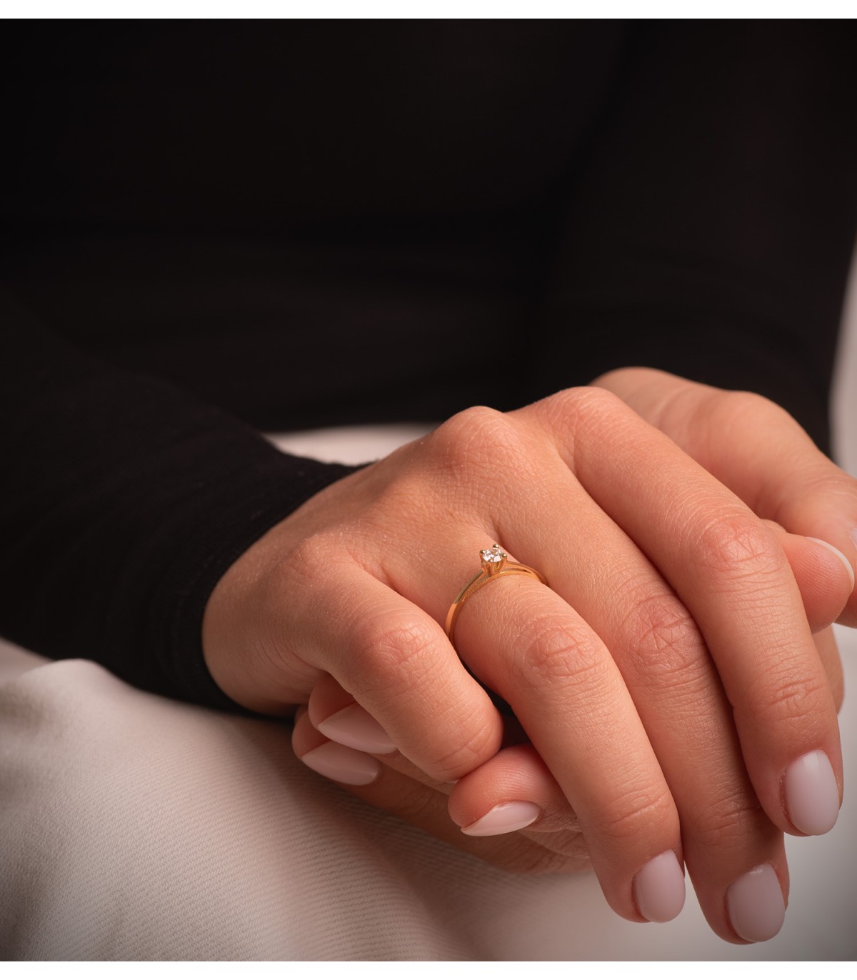 Anello di fidanzamento Davos | Anello da donna in oro giallo 18 Kt, ideale proposta di matrimonio