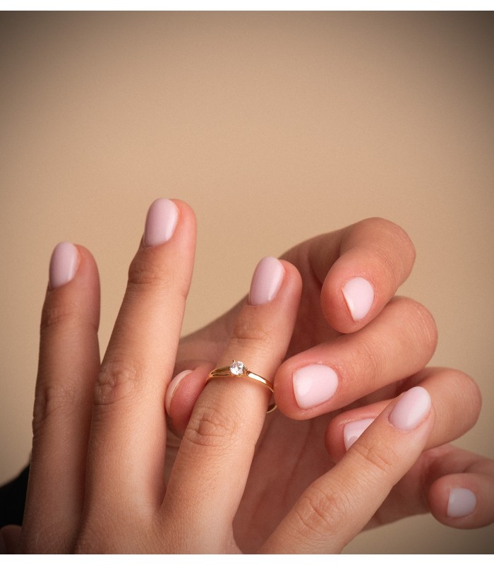 Solitario Isabelle oro giallo 18 Kt con zircone brillante da 4 mm