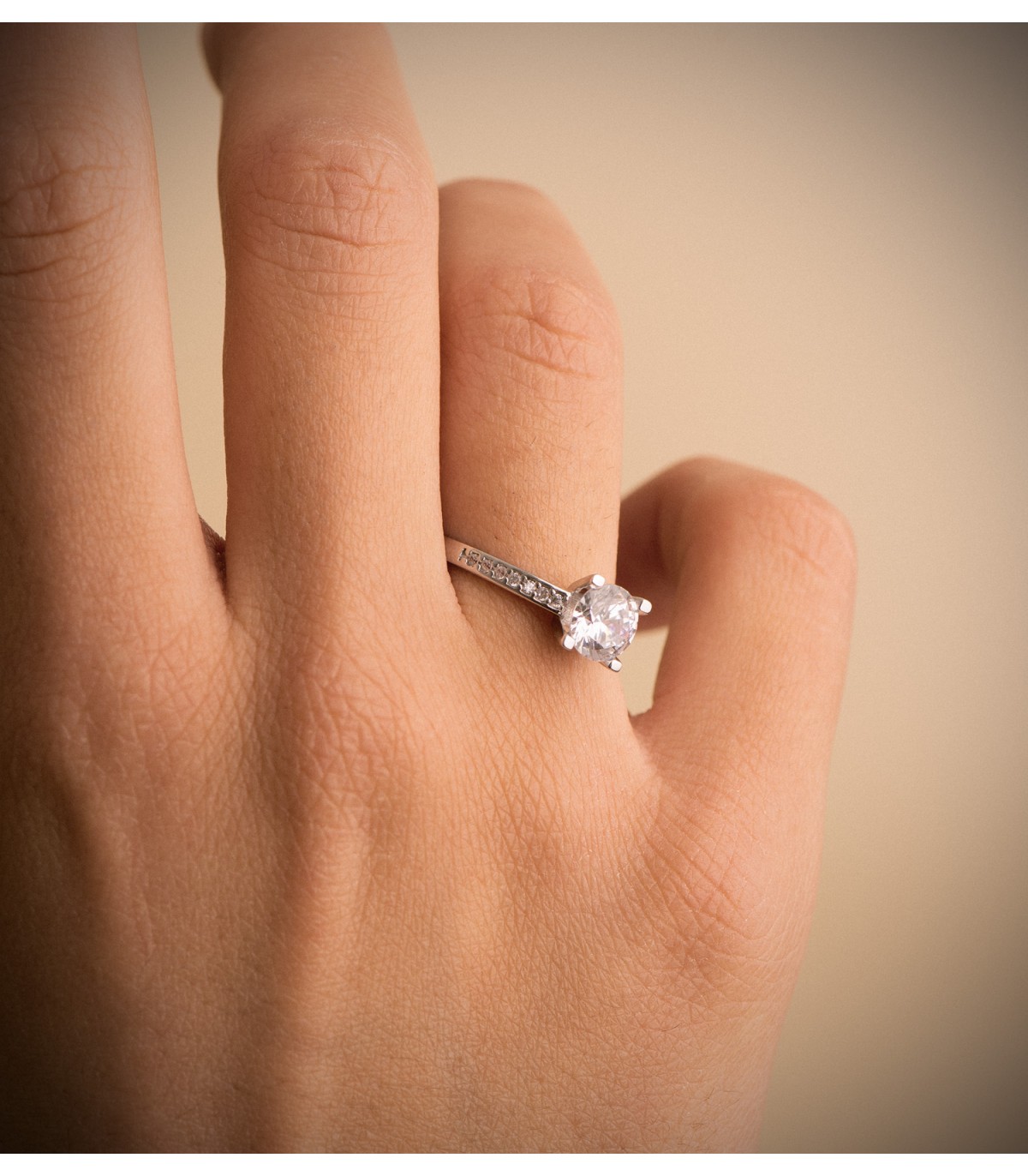 Solitaire blanche Luz 18 Carats